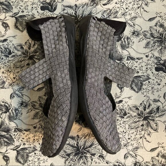 BERNIE MERV Sz 41 Slip On Elastic Silver Mesh Flats Sandals - Picture 7 of 9